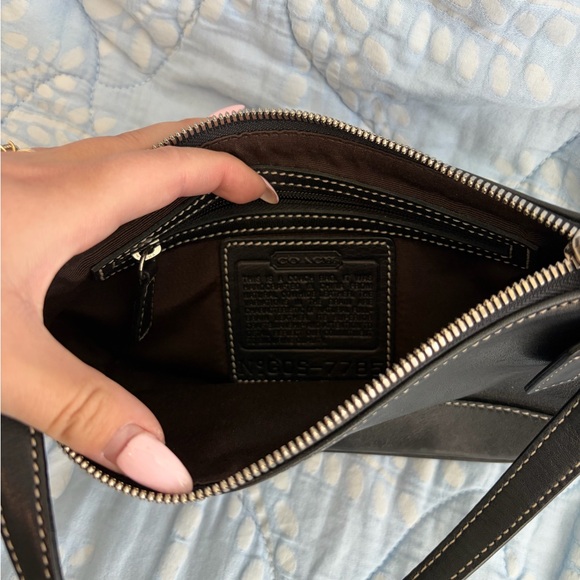 Vintage Coach Black Leather Shoulder Bag - Picture 3 of 5